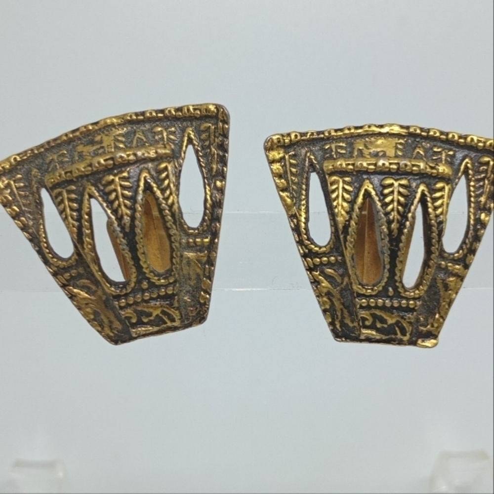 * vintage signed Lorraine Marsel Florenza brass tone clip on earrings